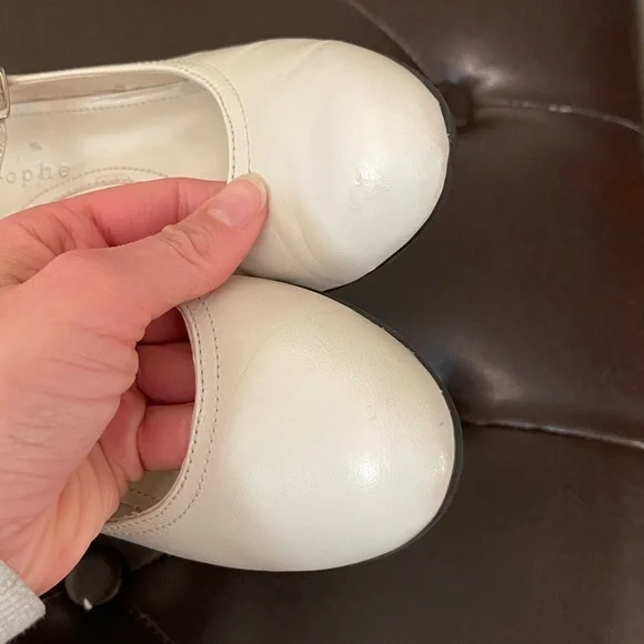 Vintage | Apostrophe | Cream Heels - Picture 4 of 15